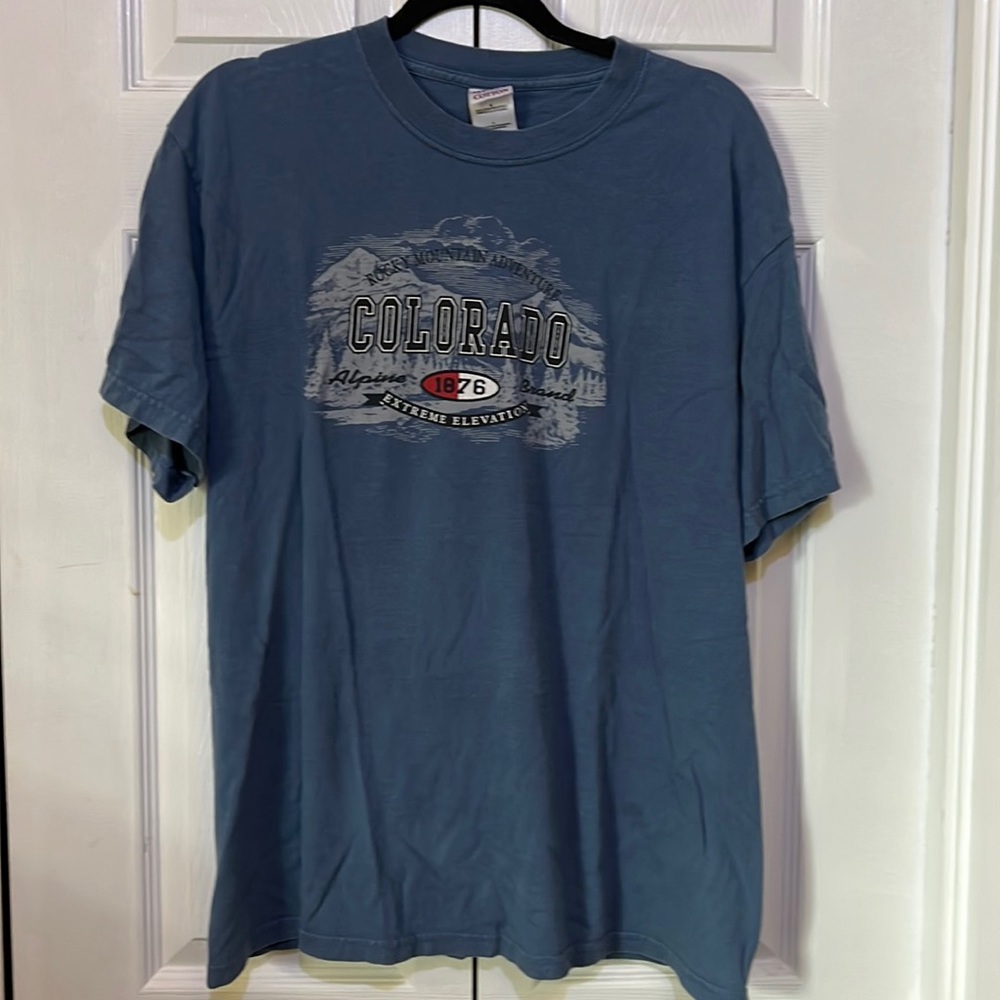 Colorado Rocky Mountain T-shirt by Gildan
